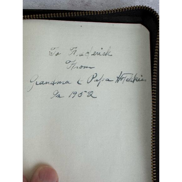 KJV Holy Bible Illustrated ZIP UP Leather Gold CROSS World Publishing - Vintage - Picture 10 of 10